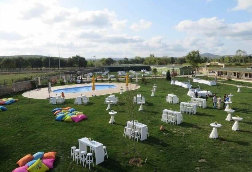 فندق Riva's Club