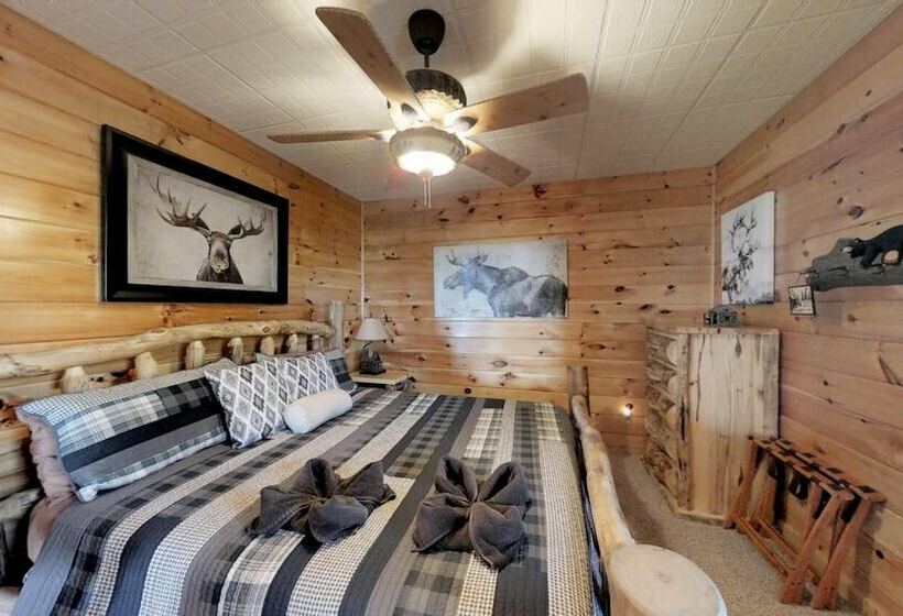 Отель Soaring Eagle Lodge