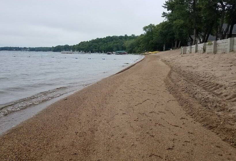 Отель Viking Bay Resort And Lodge