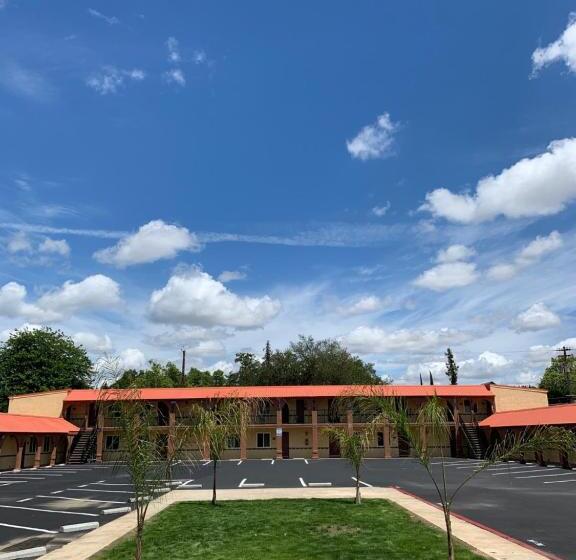 מוטל The Greens Hotel On Stockton