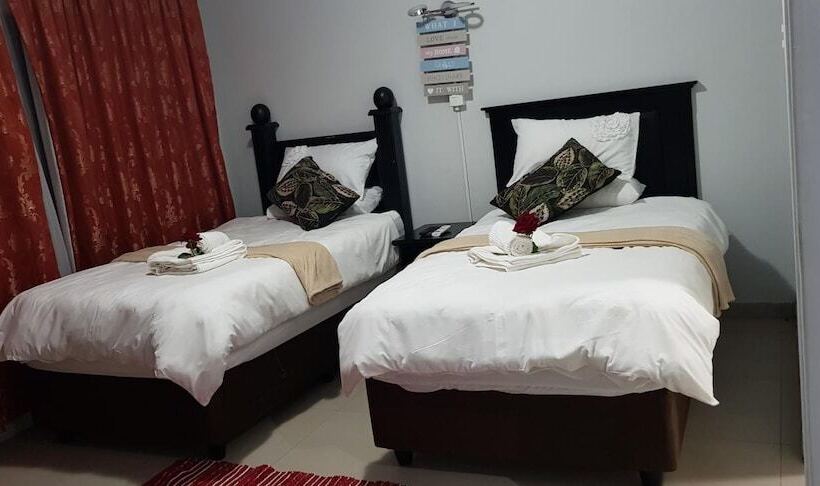 펜션 Rose And Thorn Guesthouse   Adults Only