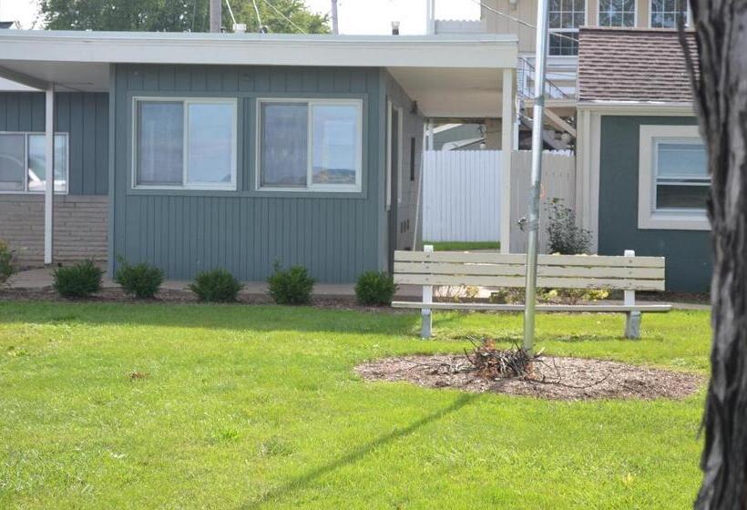 The Cedar Motel