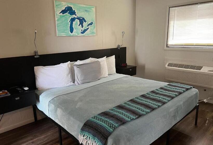 The Cedar Motel