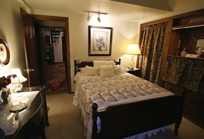 The Ebenezer House Bed & Breakfast