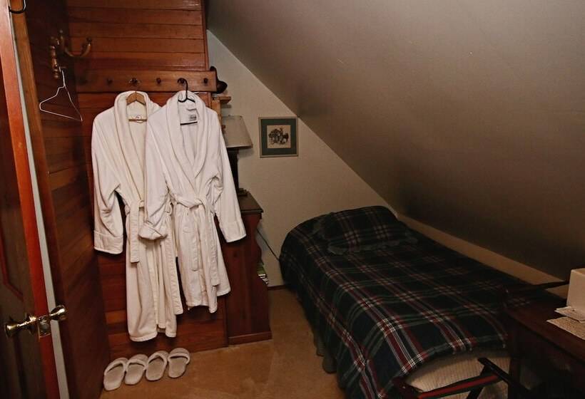 The Ebenezer House Bed & Breakfast