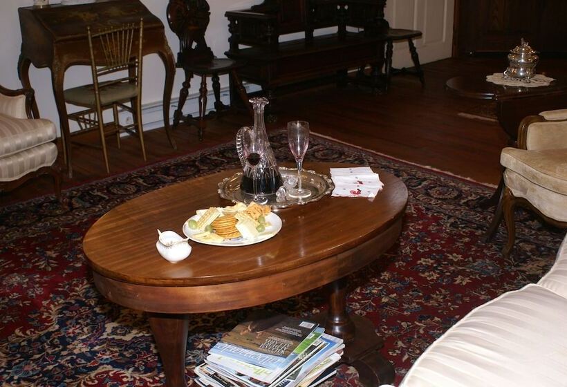 The Ebenezer House Bed & Breakfast