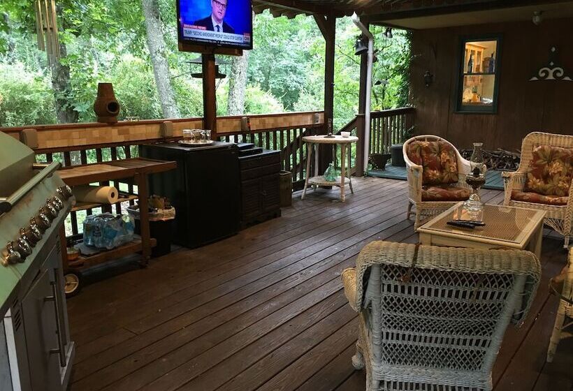 The Ebenezer House Bed & Breakfast