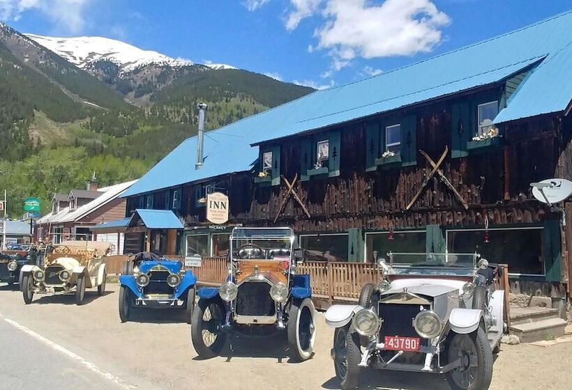 The Twin Lakes Inn