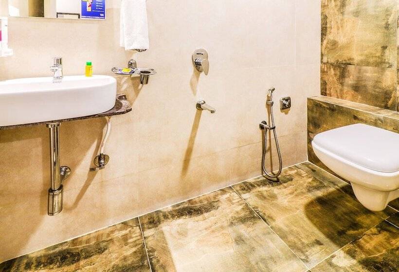 Fabhotel Aksa International Nr Mumbai International Airport