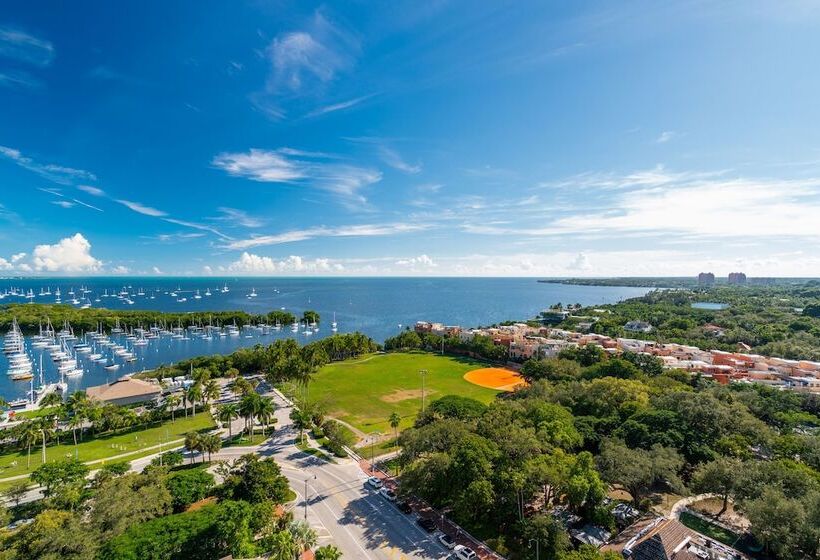 هتل Ocean Million Dollar View Studio + Balcony #3