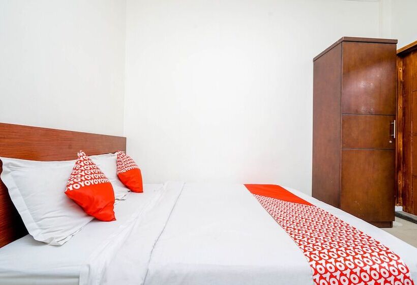 Отель Reddoorz Near Universitas Maranatha Bandung