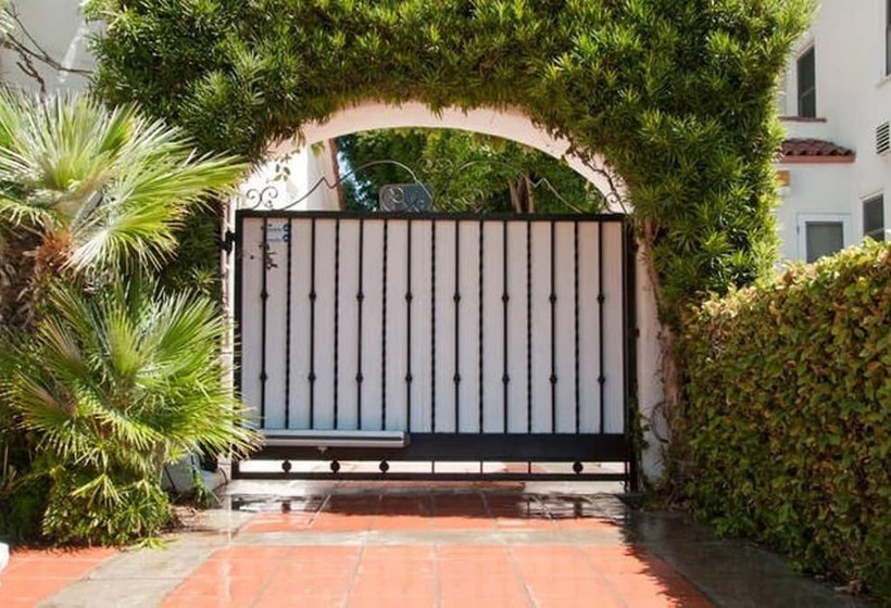 پانسیون Beverly Hills Celebrity Home