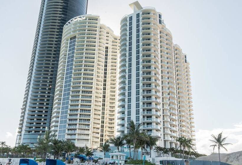 استراحتگاه Private Ocean Condos At Marenas Beach