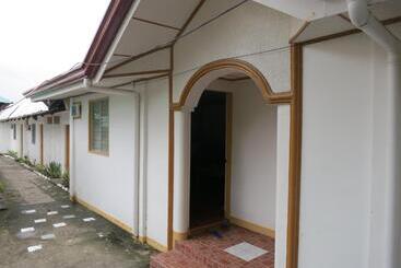 هتل Anilao Scuba Dive Center