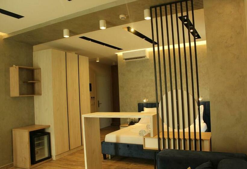 هتل Bar Restaurant Triumf Shengjin