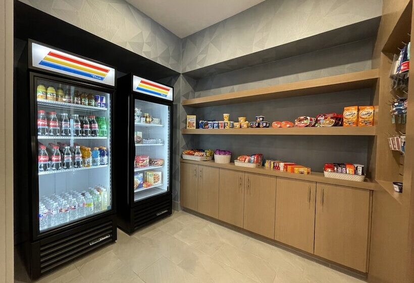هتل Holiday Inn Express & Suites   Ft. Smith   Airport, An Ihg