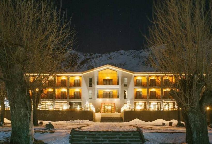 هتل Intourist Kazbegi
