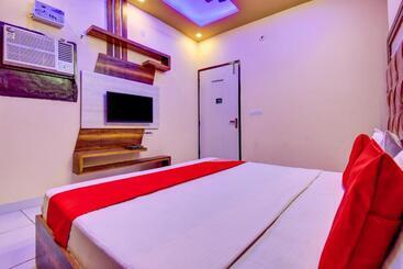 酒店 Oyo 72793  Sarovar