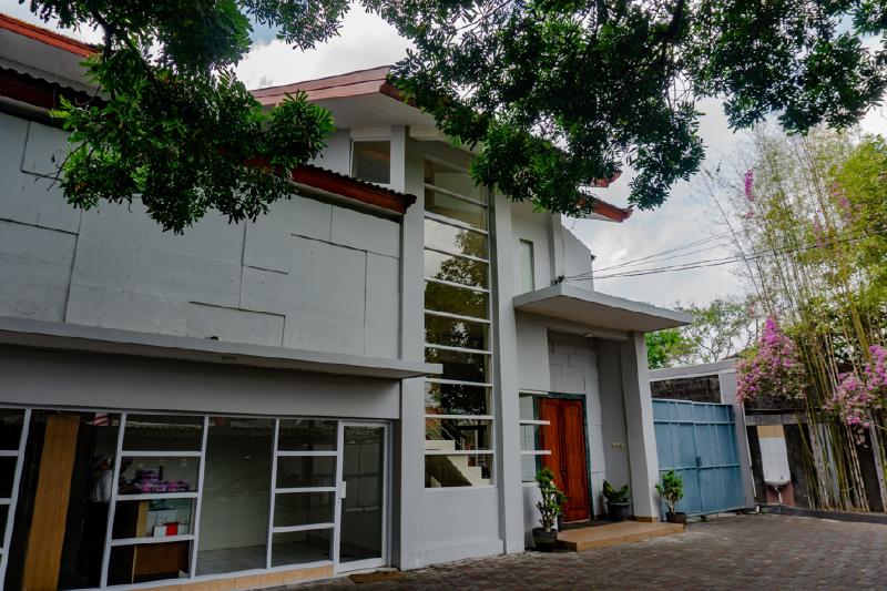 Отель Reddoorz Near Jogja City Mall 4