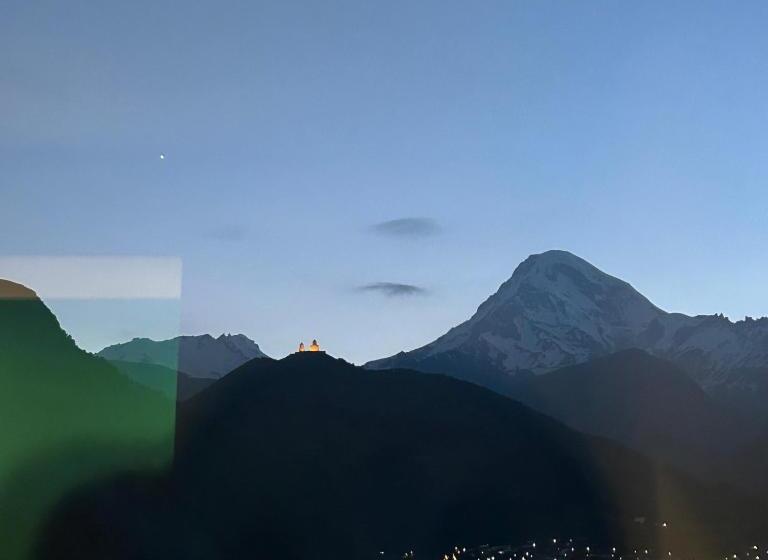 هتل Shushabandi Kazbegi