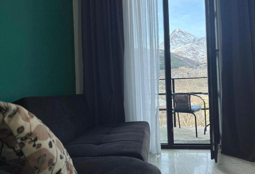 هتل Shushabandi Kazbegi