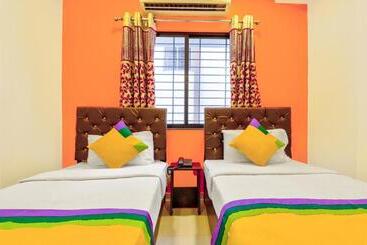 Itsy Hotels Carnival Inn