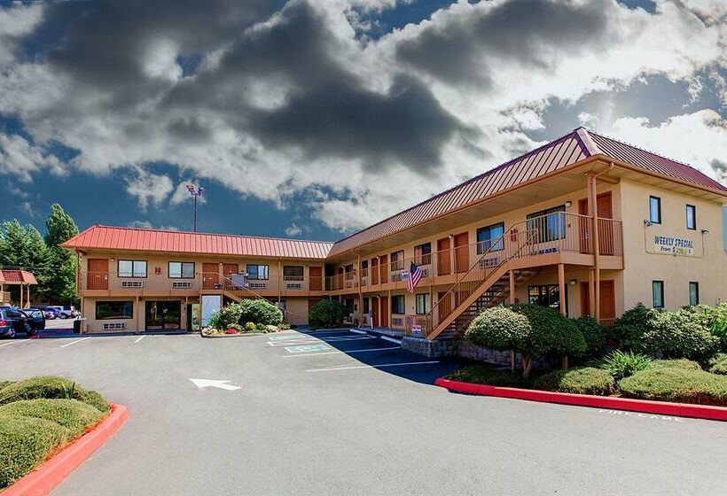 هتل Americas Best Value Airport Inn