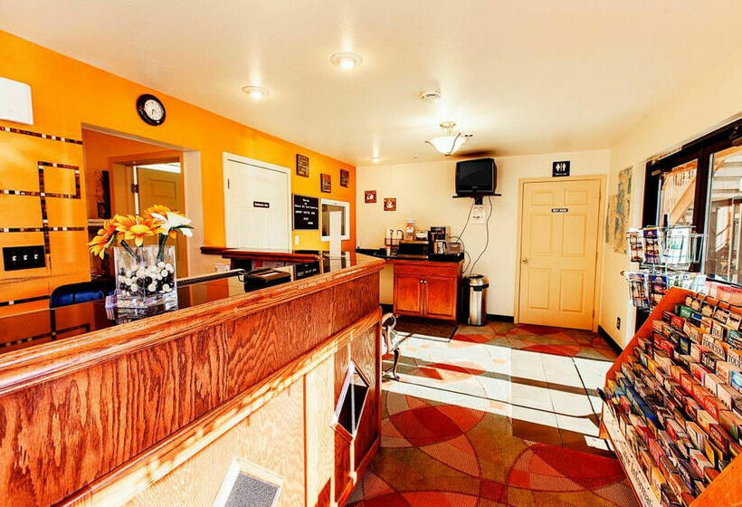 هتل Americas Best Value Airport Inn