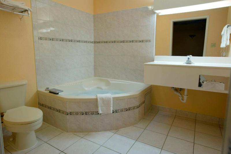 هتل Executive Inn & Suites Lackland Afb