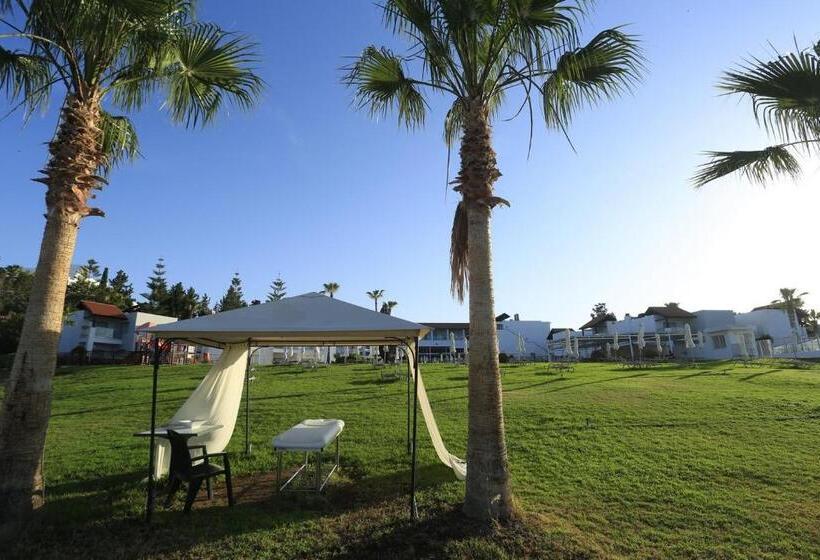 هتل Kapetanios Aqua Resort