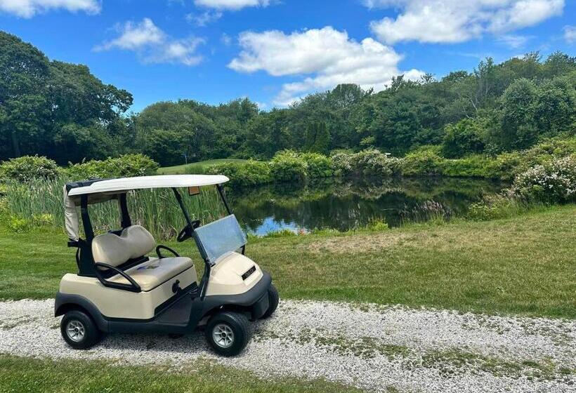 هتل Cape Cod Irish Village   The Emerald Resort