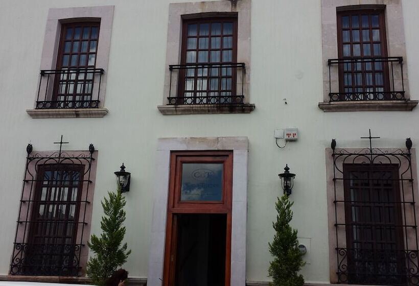 هتل Casa Torres