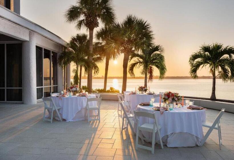 هتل Clearwater Beach Marriott Resort On Sand Key