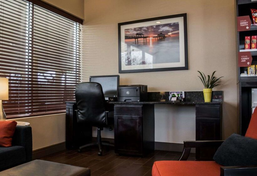 هتل Comfort Suites Clearwater  Dunedin