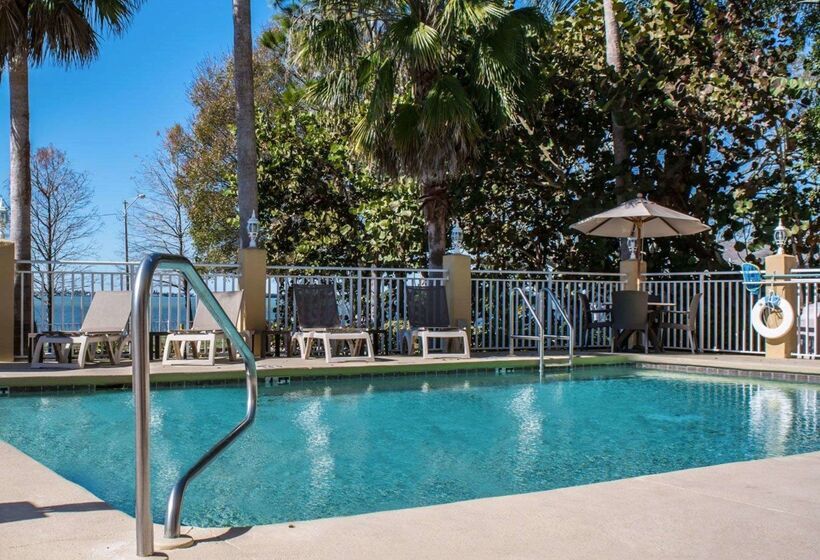 هتل Comfort Suites Clearwater  Dunedin