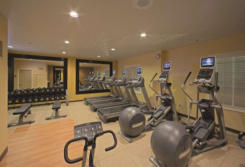 هتل Doubletree Suites By Hilton At The Battery Atlanta