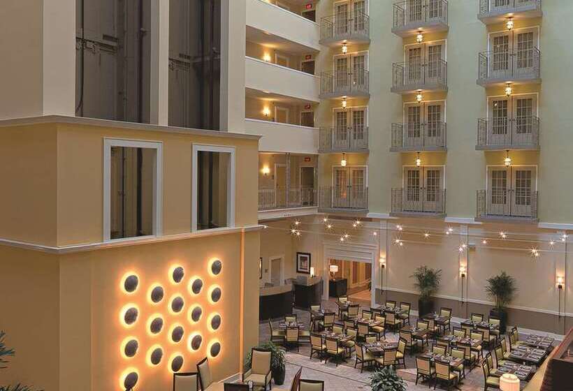 هتل Doubletree Suites By Hilton At The Battery Atlanta