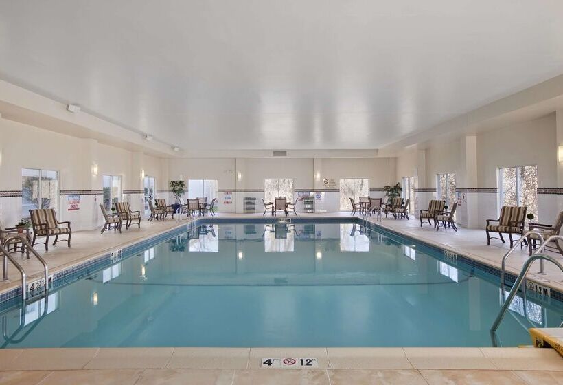 בית מלון כפרי Hilton Garden Inn Bostonburlington