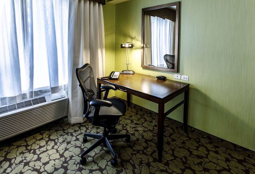 هتل Hilton Garden Inn New York / Staten Island