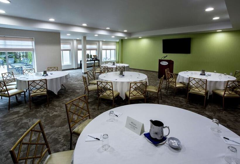 هتل Hilton Garden Inn New York / Staten Island