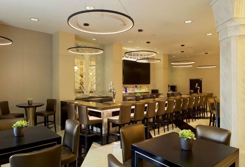 هتل Hilton Grand Vacations Club On The Las Vegas Strip
