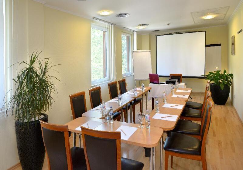 Fotos del hotel Holiday Beach Budapest Wellness  With Sauna Park:  13