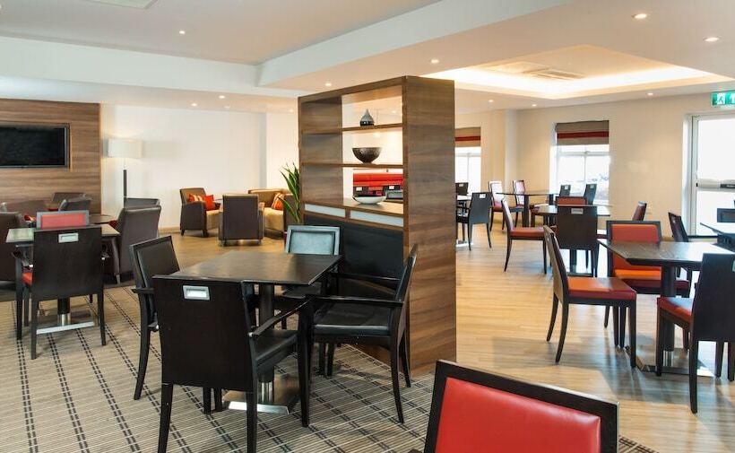 هتل Holiday Inn Express Bristol Filton, An Ihg