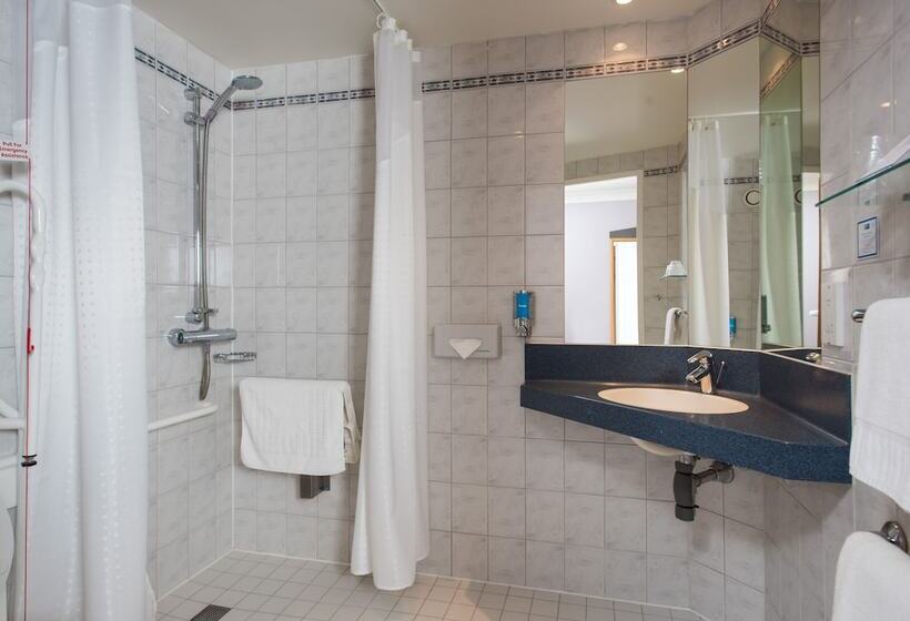 هتل Holiday Inn Express Bristol Filton, An Ihg