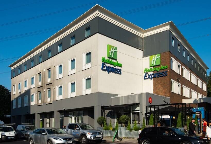 Fotos del hotel Holiday Inn Express London-wimbledon-south, An Ihg:  5