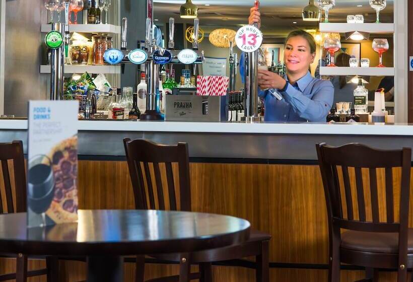 Fotos del hotel Holiday Inn Express London-wimbledon-south, An Ihg:  43