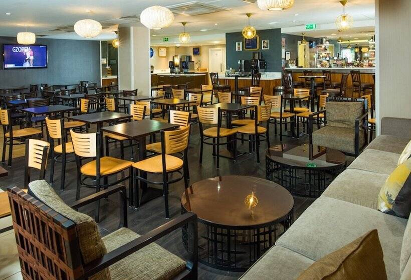 Fotos del hotel Holiday Inn Express London-wimbledon-south, An Ihg:  11