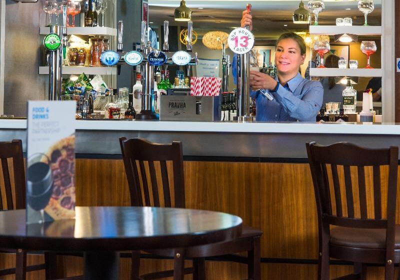 Fotos del hotel Holiday Inn Express London-wimbledon-south, An Ihg:  13