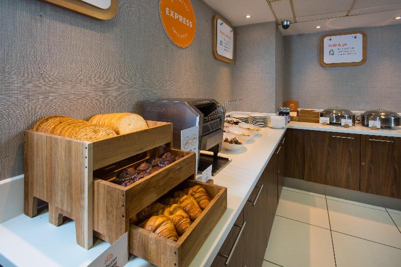 Fotos del hotel Holiday Inn Express London-wimbledon-south, An Ihg:  12
