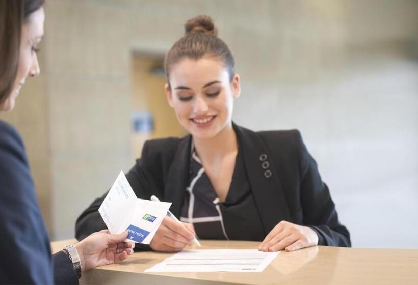 Hotel Holiday Inn Express Molins De Rei, An Ihg